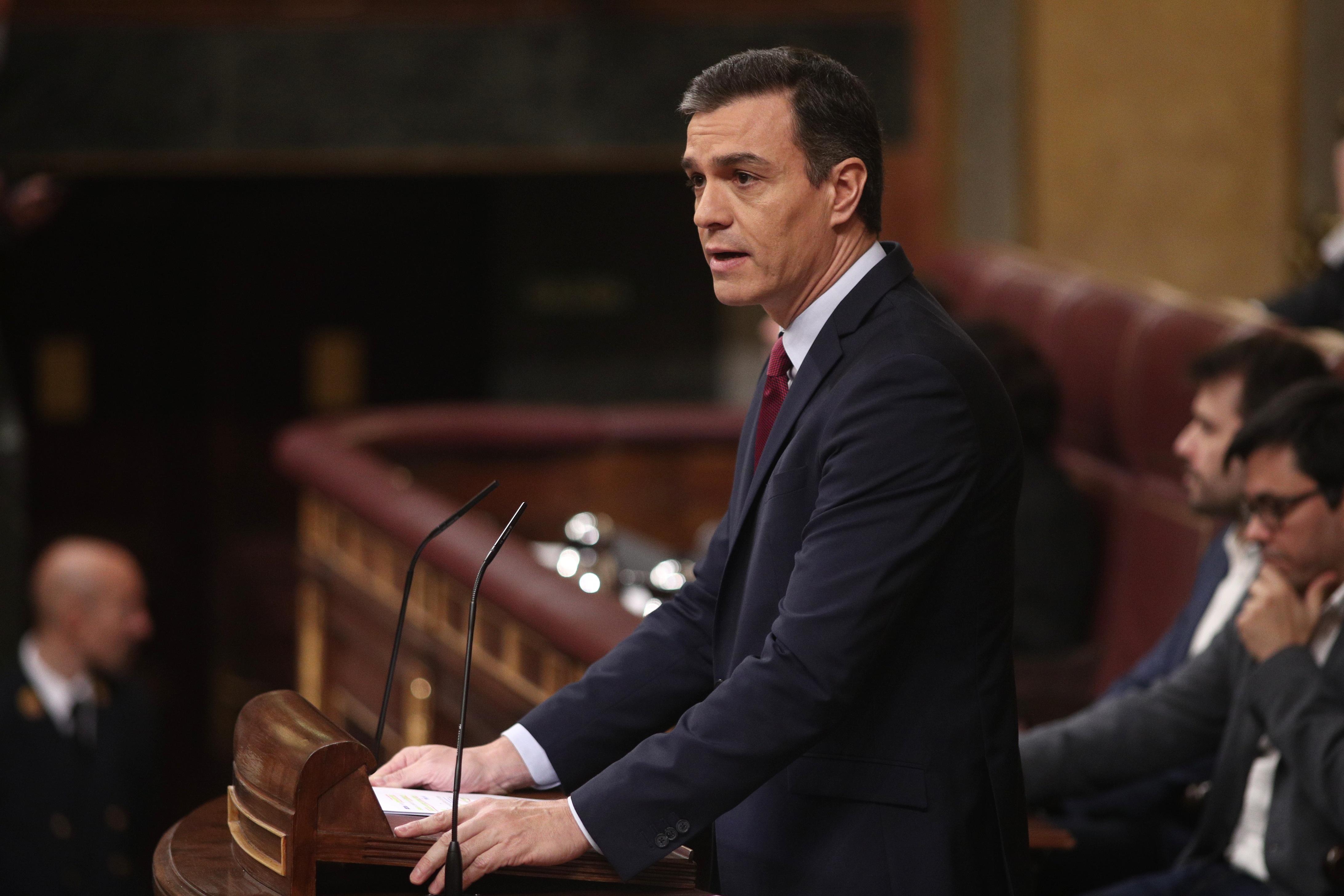 El presidente del Gobierno en funciones Pedro Sánchez durante su intervención inicial en la segunda sesión de votación para su investidura como presidente del Gobierno en Madrid (España) a