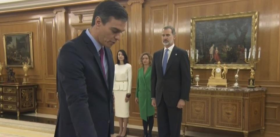 Pedro Sánchez promete su cargo de presidente del Gobierno ante el Rey
