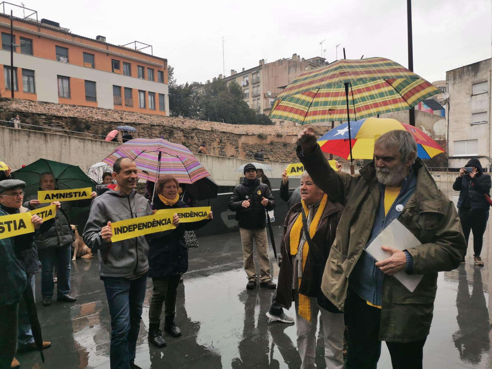 El padre de Oriol Junqueras acude a los juzgados a presentar la petición de habeas corpus. TWITTER