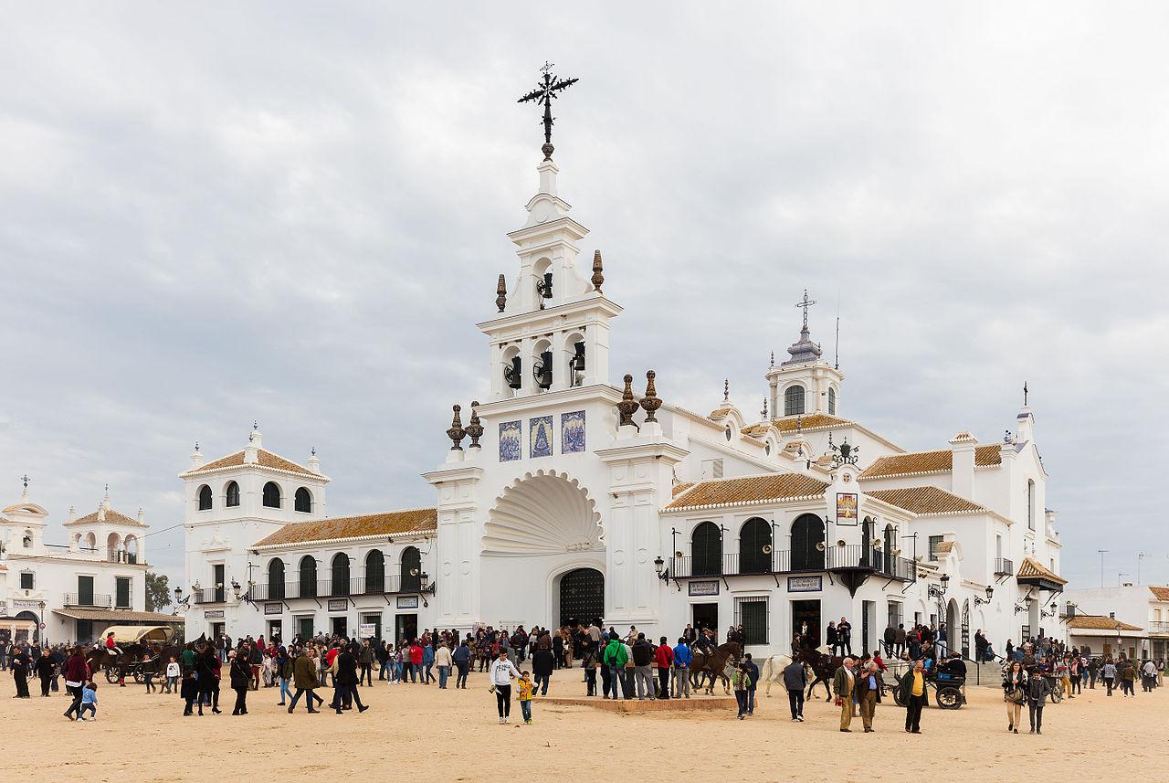 Una simulación de la procesión de El Rocío suscita polémica en Huelva