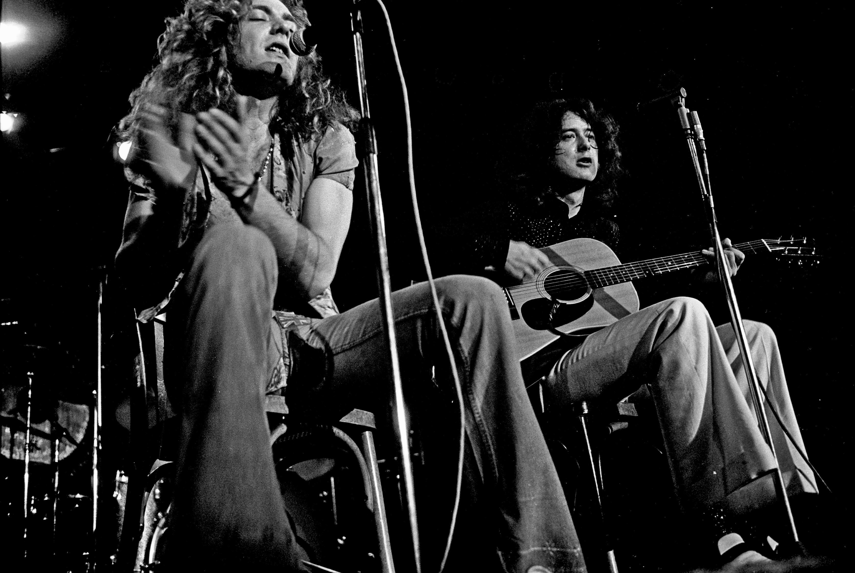 Robert Plant (vocal) y Jimmy Page (guitarrista) componentes de Led Zeppelin
