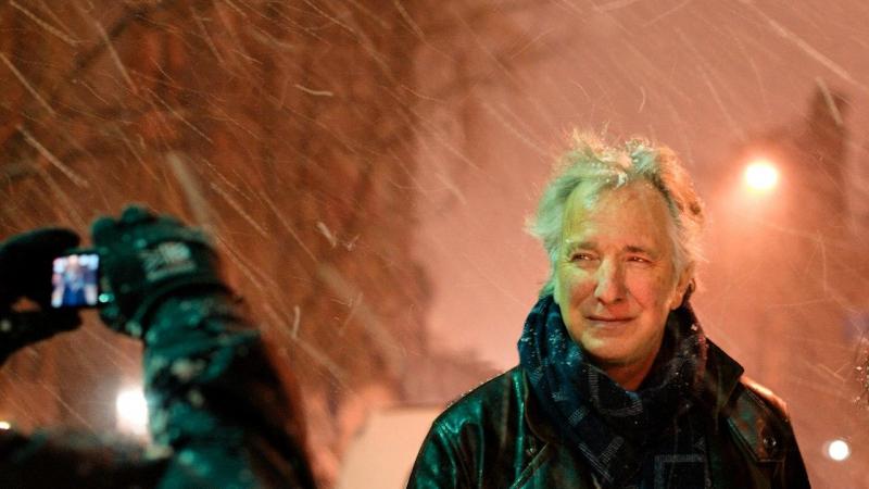 Alan Rickman posa para una fotografía en el Brooklyn Academy of Music