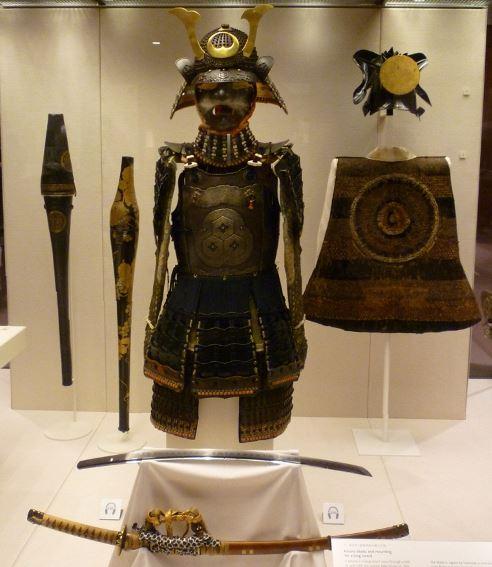 La armadura y casco de Samurái
