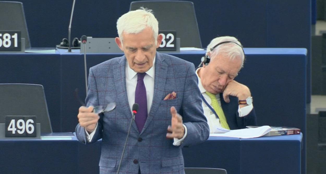 García Margallos se queda dormido en el Parlamento Europeo