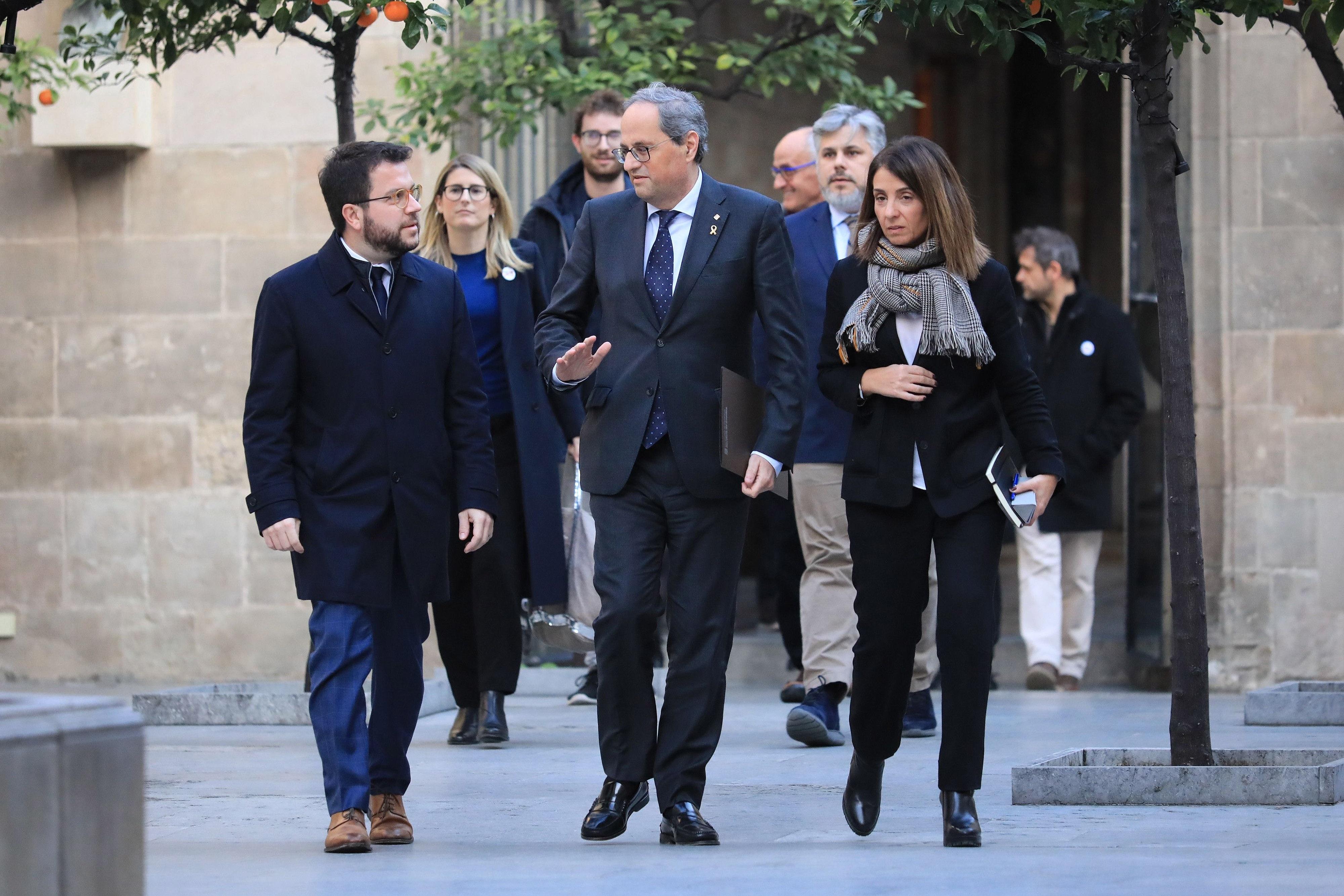 Imagen de archivo del presidente de la Generalitat Quim Torra junto al vicepresidente Pere Aragonès y la portavoz del Govern Meritxell Budó