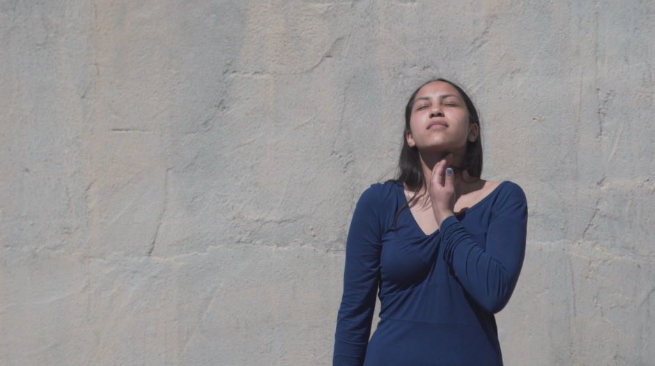 “Cuerpo, Mujer y Medio Ambiente” trabaja con mujeres de diferentes edades y entornos socio-culturales para generar conciencia medio ambiental y acercar realidades en conflicto a través de la danza y la grabación de vídeos participativos