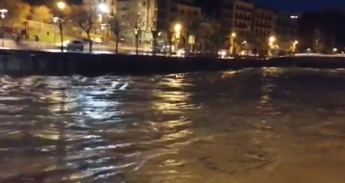 El río Onyar en Girona con riesgo de desbordamiento. Twitter