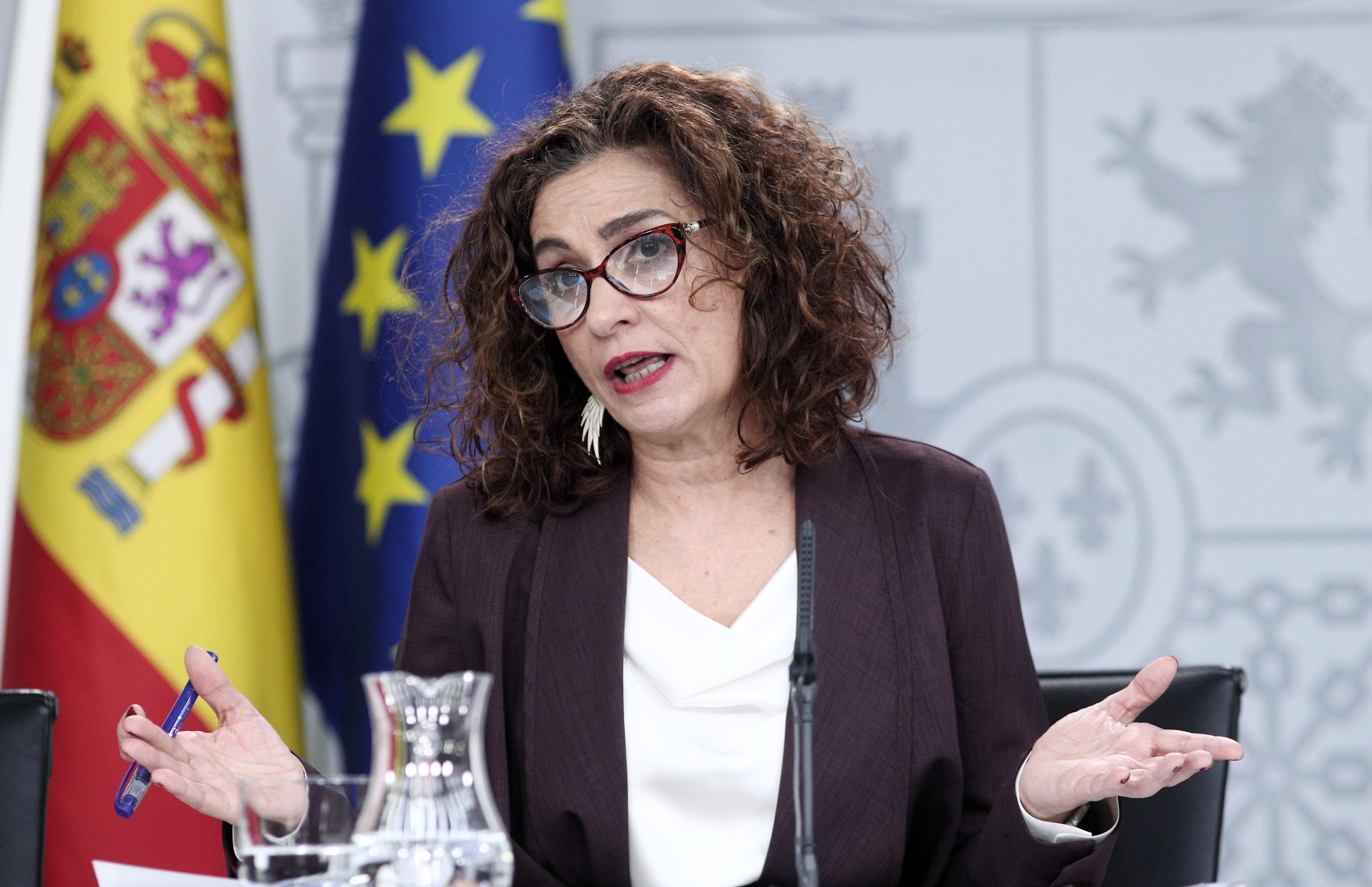 La ministra de Hacienda y Portavoz del Gobierno María Jesús Montero comparece en rueda de prensa ante los medios de comunicación tras el primer Consejo de Ministros celebrado en martes 