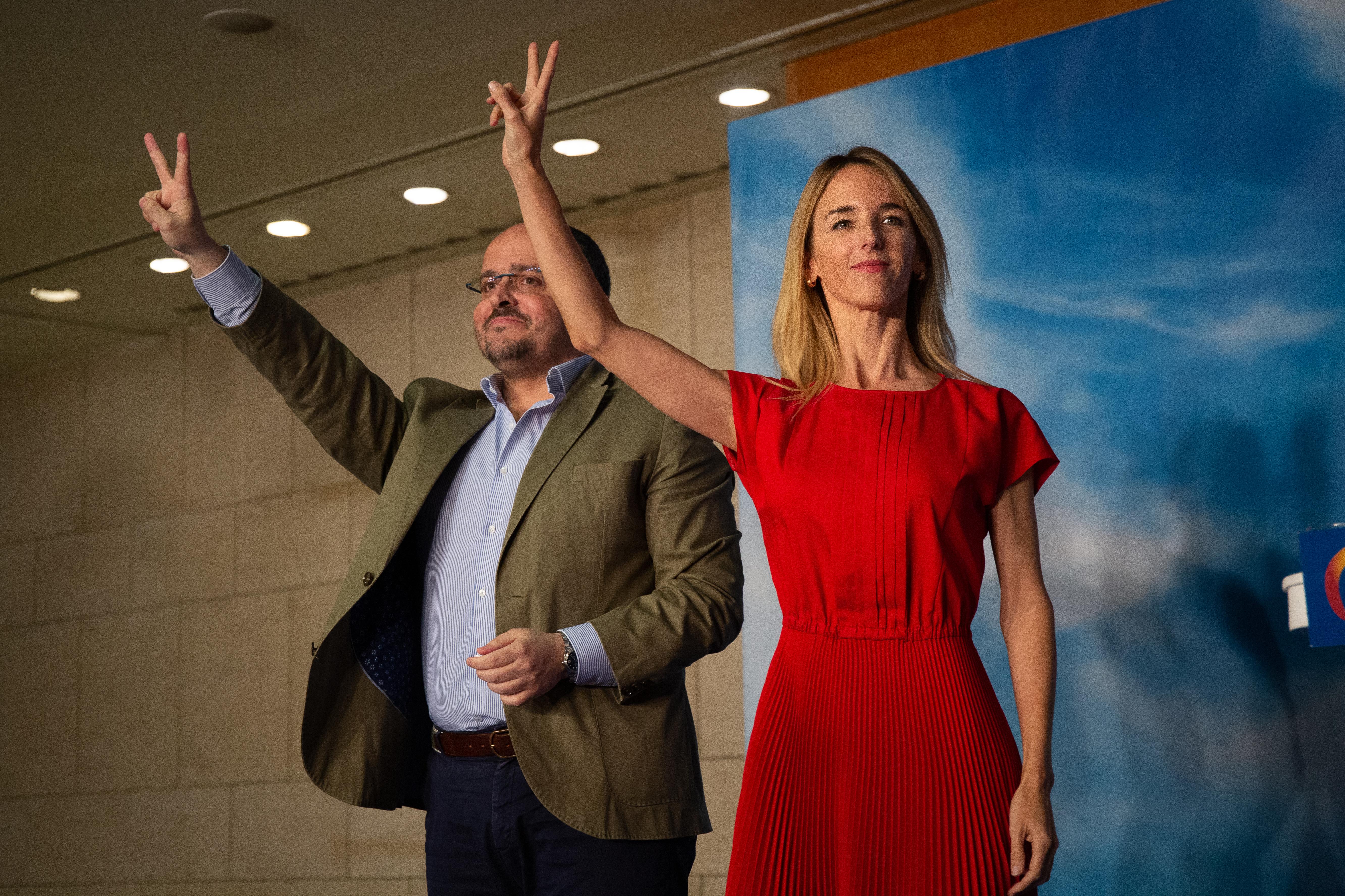 El presidente del PP catalán Alejandro Fernández y Cayetana Álvarez de Toledo en un acto del Partido Popular en Barcelona 