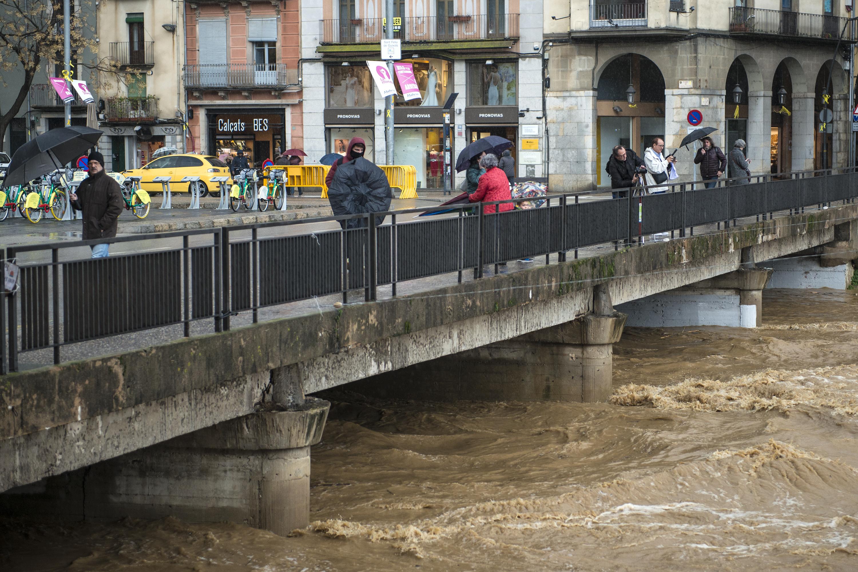 EuropaPress 2604846 El río Onyar a punto de desbordarse debido a las fuertes lluvias que ha dejado la borrasca 'Gloria' en Girona Catalunya (España) a 22 de enero de 2020 