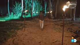 Christofer sale corriendo enfadado