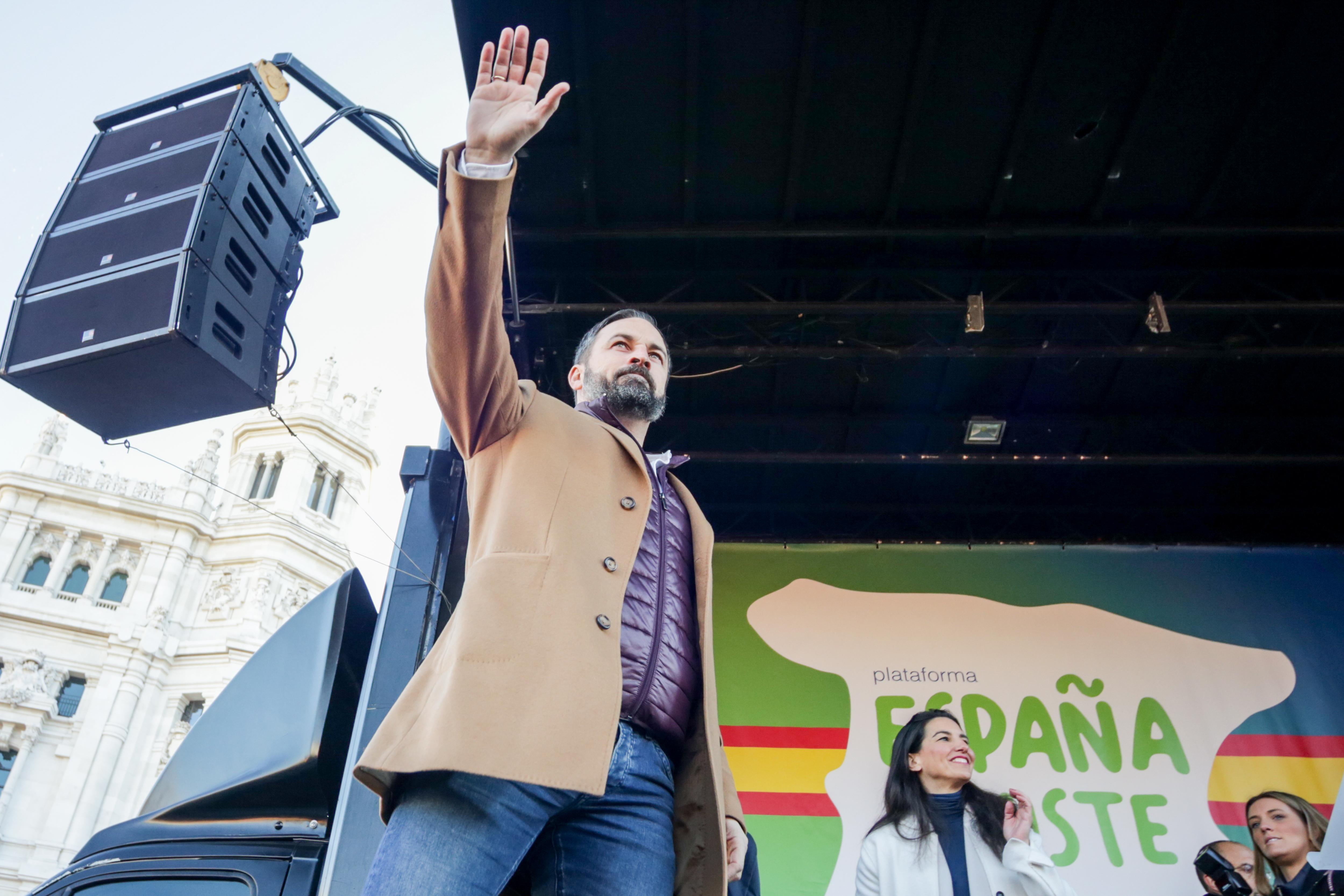 El presidente de Vox Santiago Abascal durante la concentración convocada por la plataforma 'España Existe' frente al Ayuntamiento de la capital en Madrid (España) a 12 de enero de 202