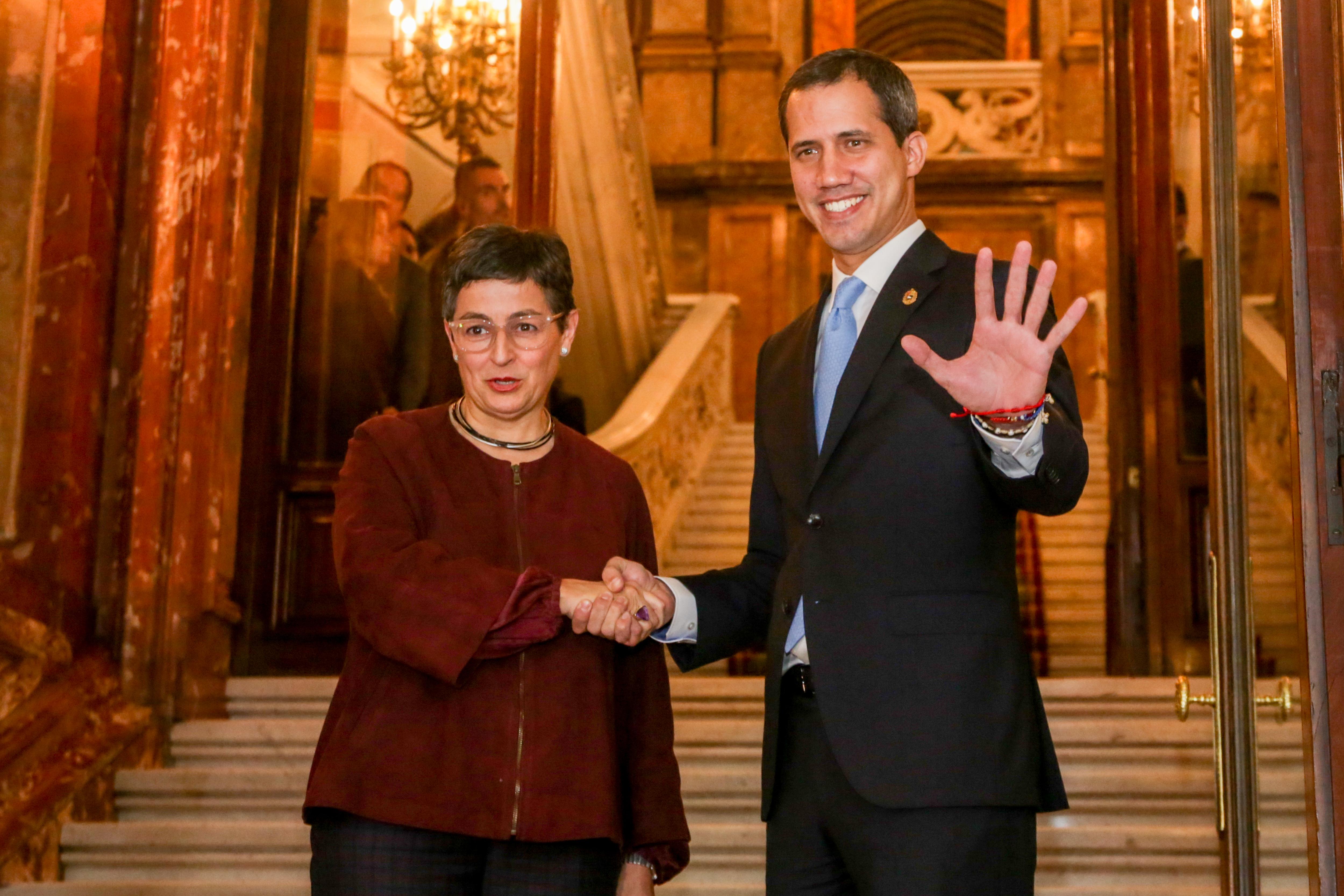 El presidente encargado de Venezuela Juan Guaidó se reúne con la ministra de Asuntos Exteriores UE y Cooperación 