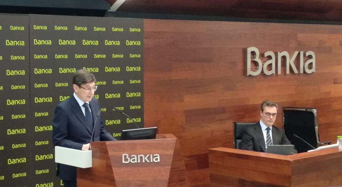 El presidente de Bankia José Ignacio Goirigolzarri (izq) y el consejero delegado de Bankia José Sevilla (dcha) en la presentación de resultados anuales 2019 
