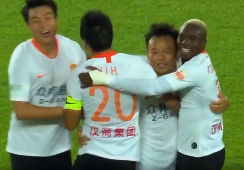 Celebración de un gol por parte de los jugadores del Wuhan Zall