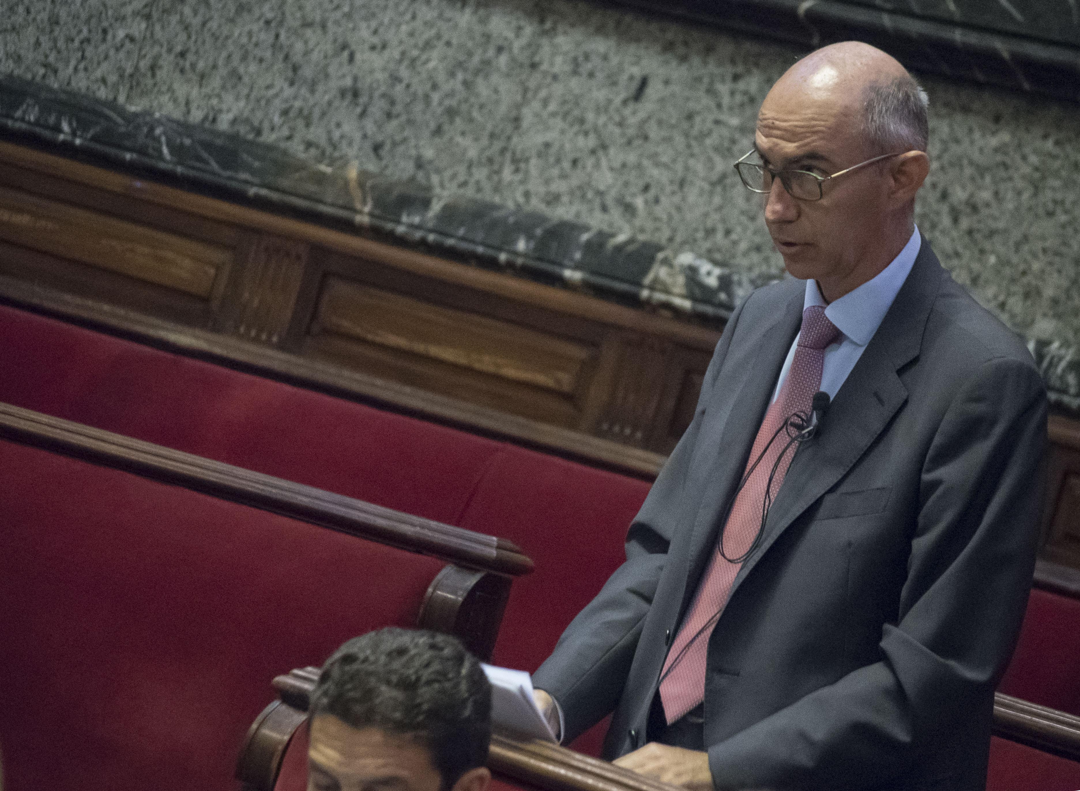 EuropaPress 2299586 El portavoz de VOX en el Ayuntamiento de Valencia José Gosálbez durante su intervención en una sesión ordinaria del pleno del Ayuntamiento de Valencia  en la que se han tratado entre otros t