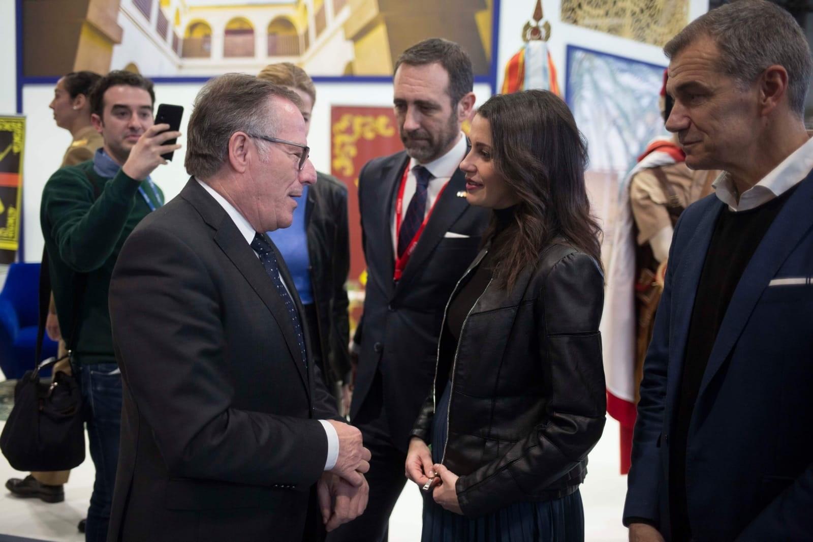 El presidente de la Ciudad Autónoma de Melilla, Eduardo de Castro, junto a Inés Arrimadas. 