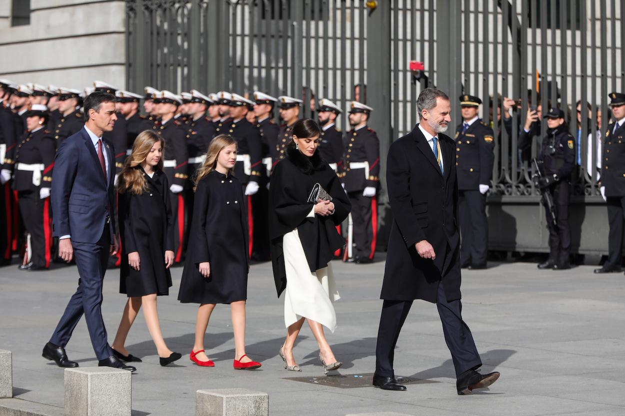 El rey Felipe VI llega al Congreso para la solemne apertura de las Cortes