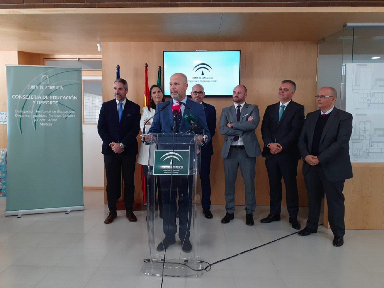 Francisco Javier Imbroda, consejero de Educación y Deportes de la Junta de Andalucía, durante una rueda de prensa