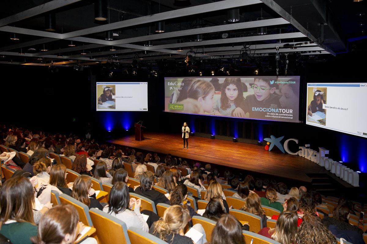 EmocionaTour ya ha pasado por Sevilla, Palma, Barcelona y Madrid despertando gran expectación entre los docentes