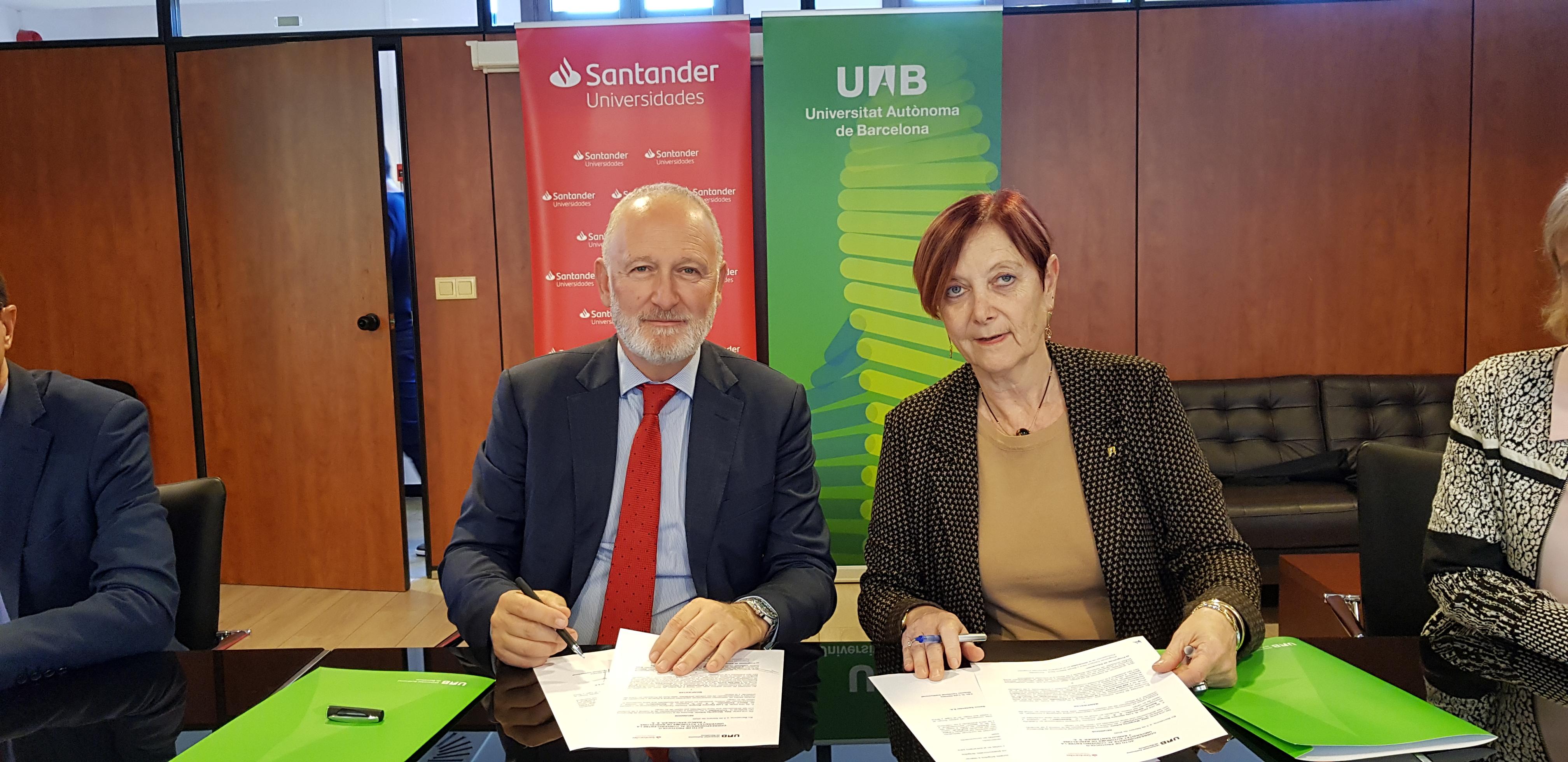 Luis Herrero y Margarita Arboix en la firma del convenio de colaboración