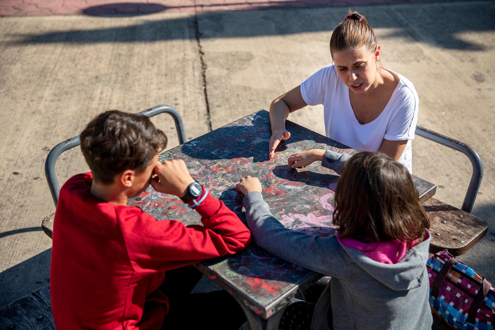 Aroa es una madre sola con dos hijos. Fuente: Save the Children. Informe sobre los hogares con más riesgo de pobreza