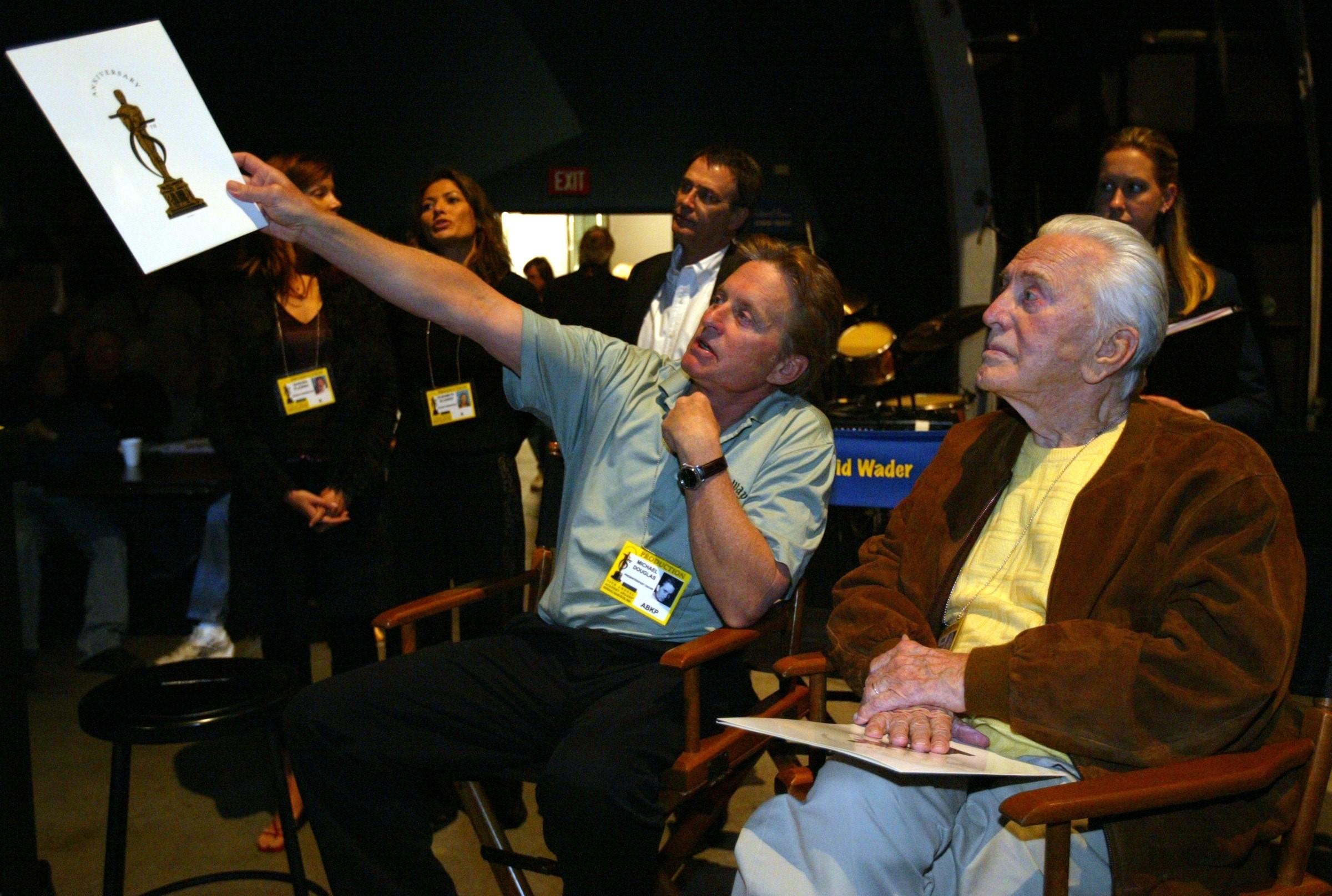 Michael Douglas junto a su padre, Kirk Douglas / Europa Press