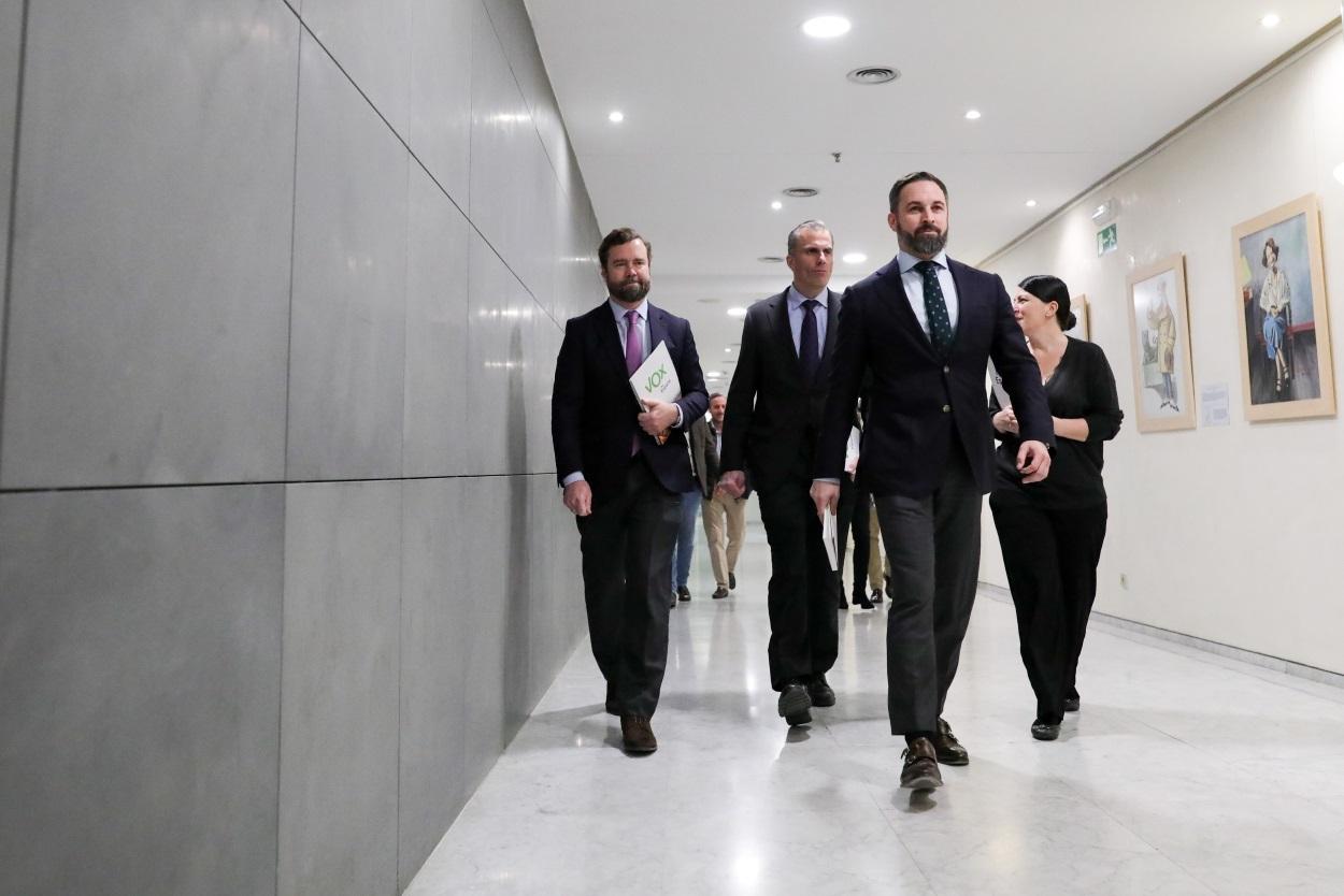 El portavoz VOX en el Congreso de los Diputados, Iván Espinosa de los Monteros; el secretario general de Vox, Javier Ortega Smith; el presidente de VOX, Santiago Abascal; y la secretaria general del Grupo Parlamentario