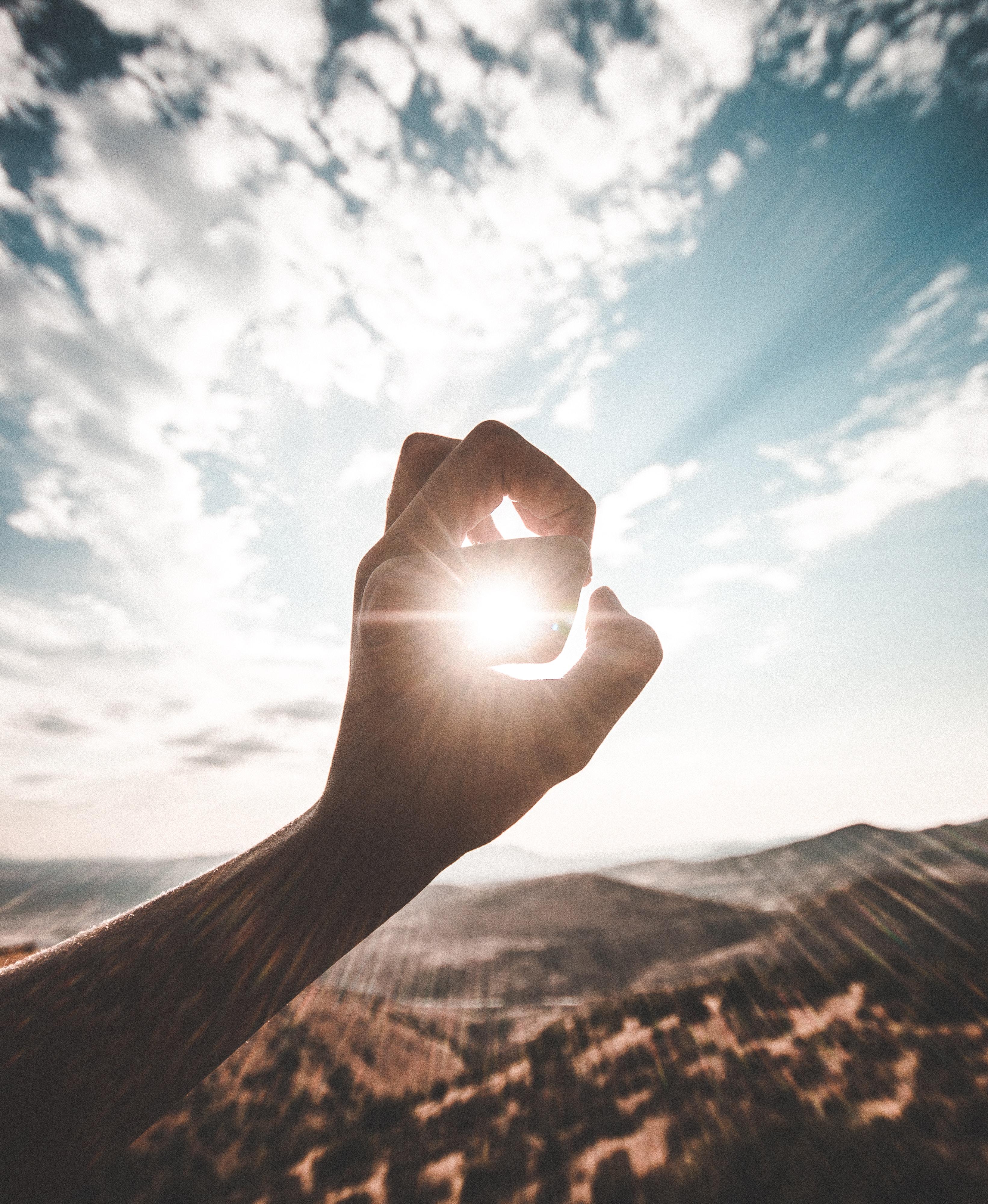 El Sol, objeto de admiración. Daoudi Aissa para Unsplash