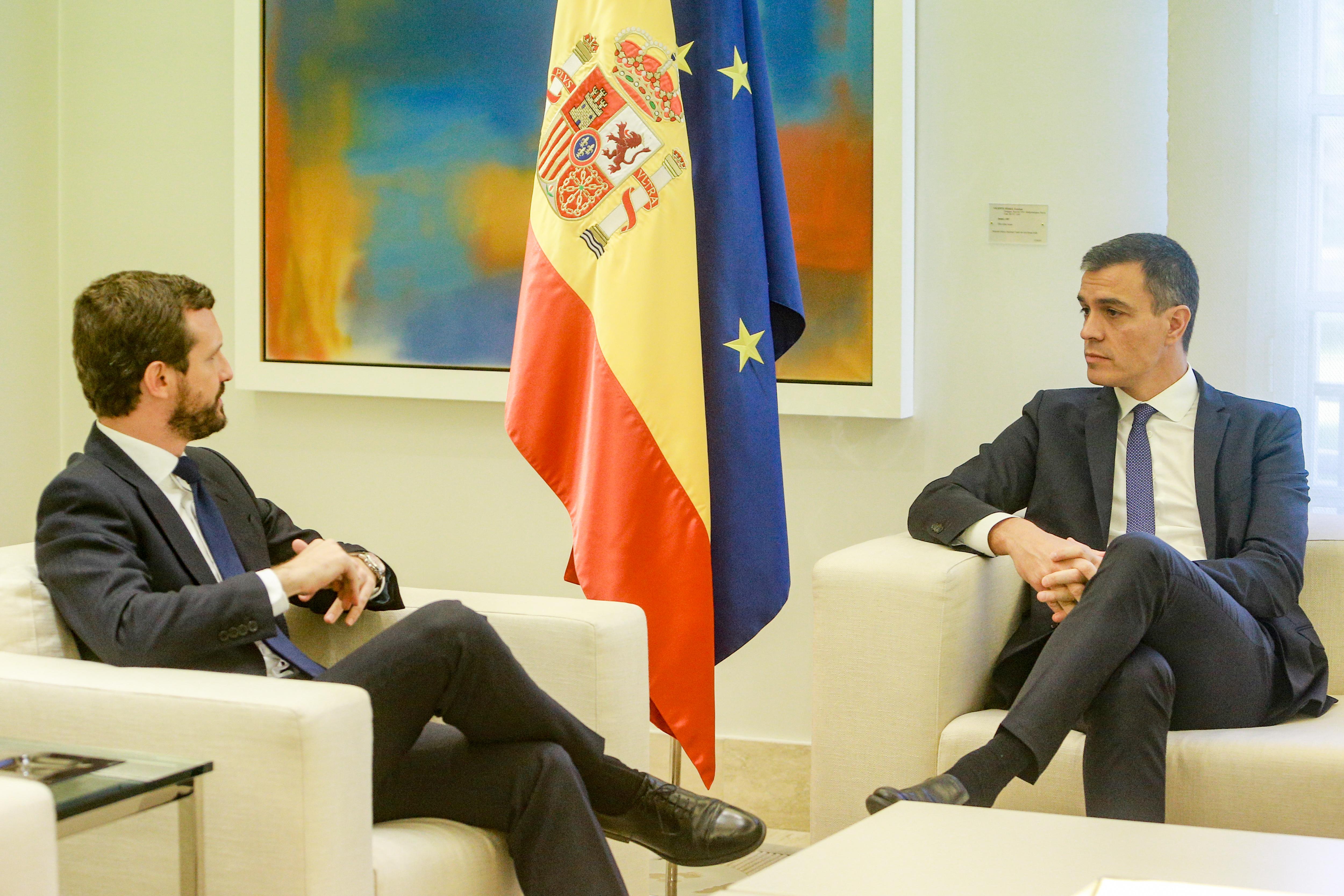 El presidente del PP Pablo Casado y el presidente del Gobierno Pedro Sánchez  