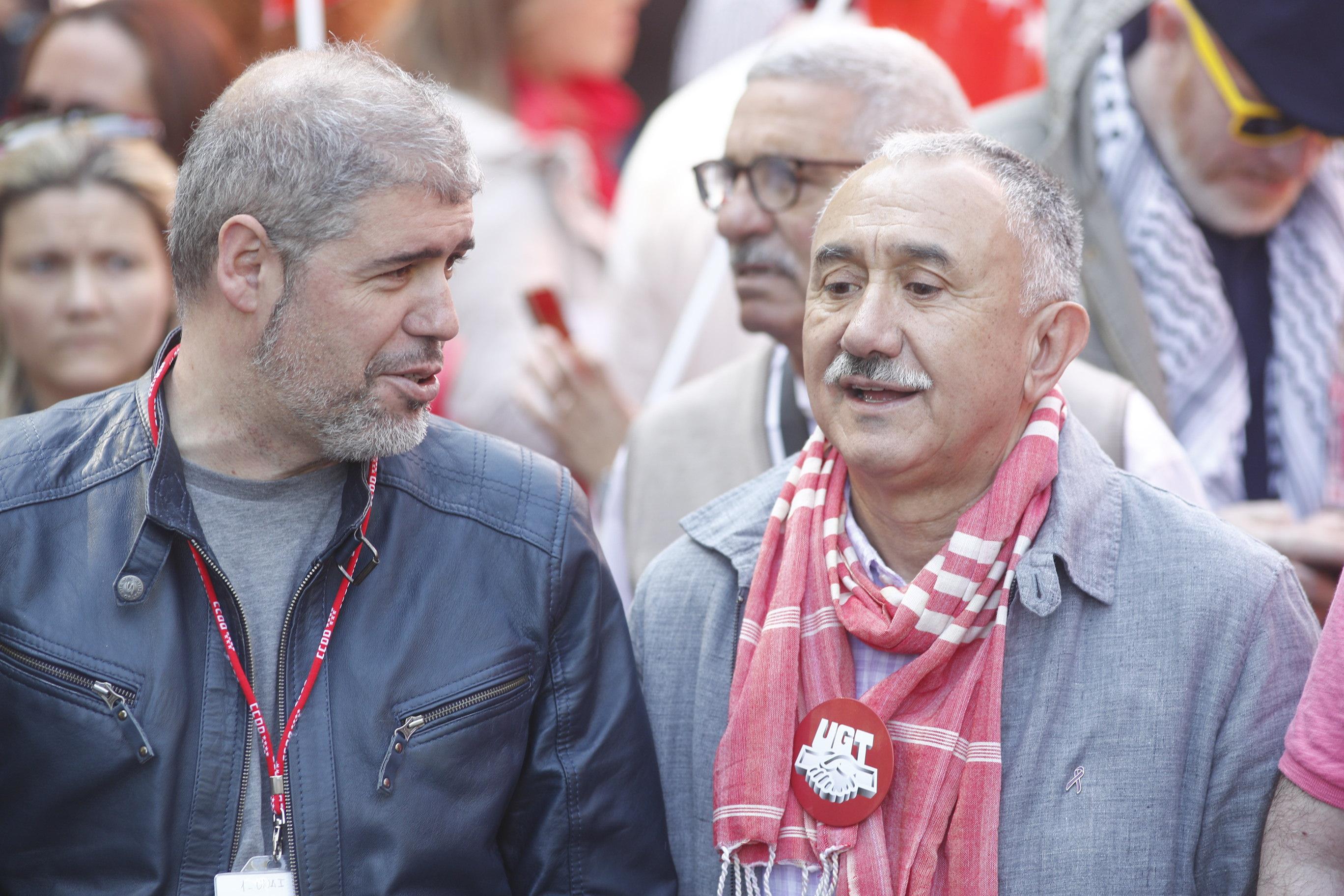 El secretario general de CC OO  Unai Sordo y el de UGT Pepe Álvarez mantienen un encuentro ante los medios previo a la manifestación por el 1 de mayo 