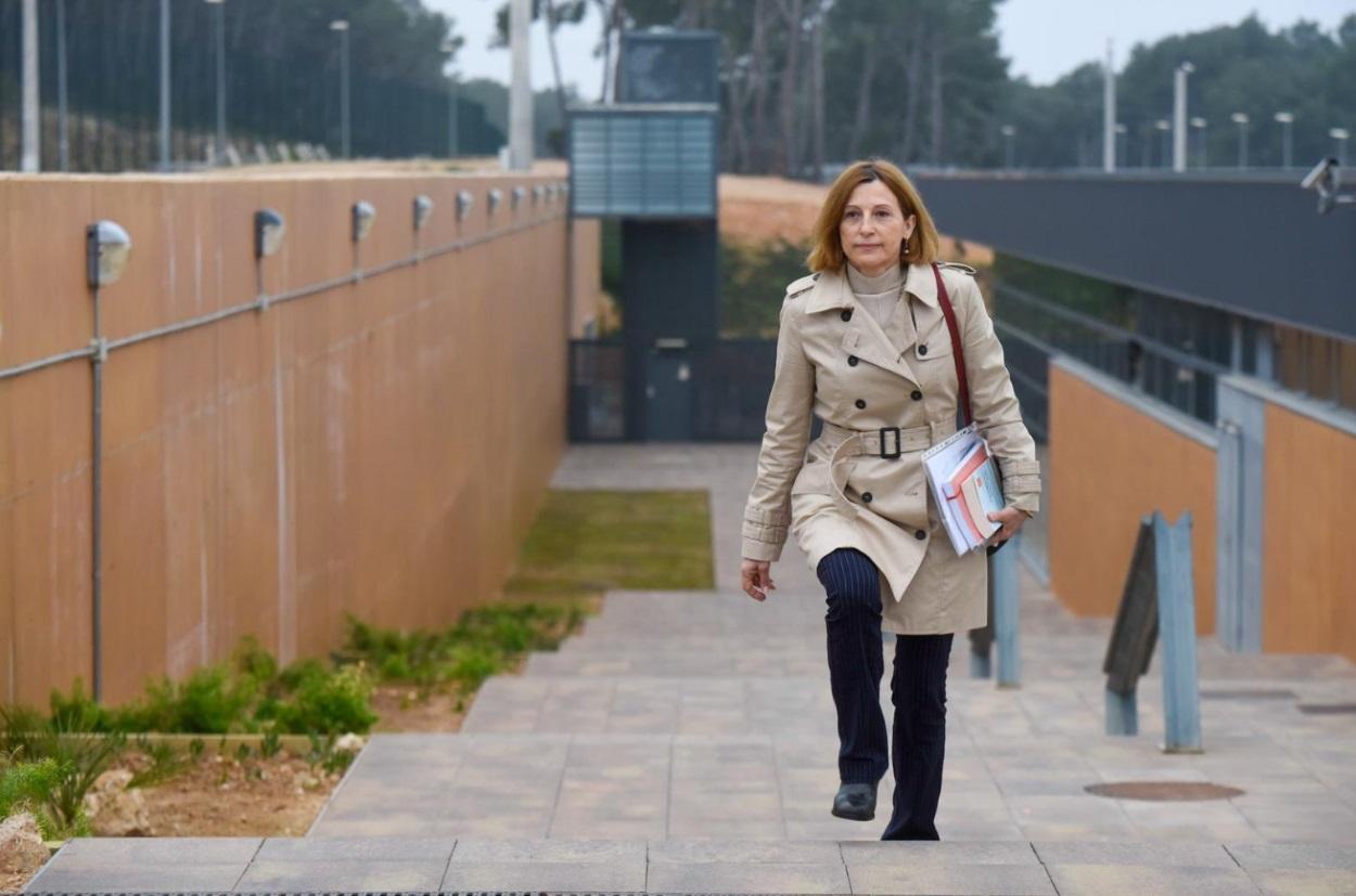 Carme Forcadell saliendo de prisión