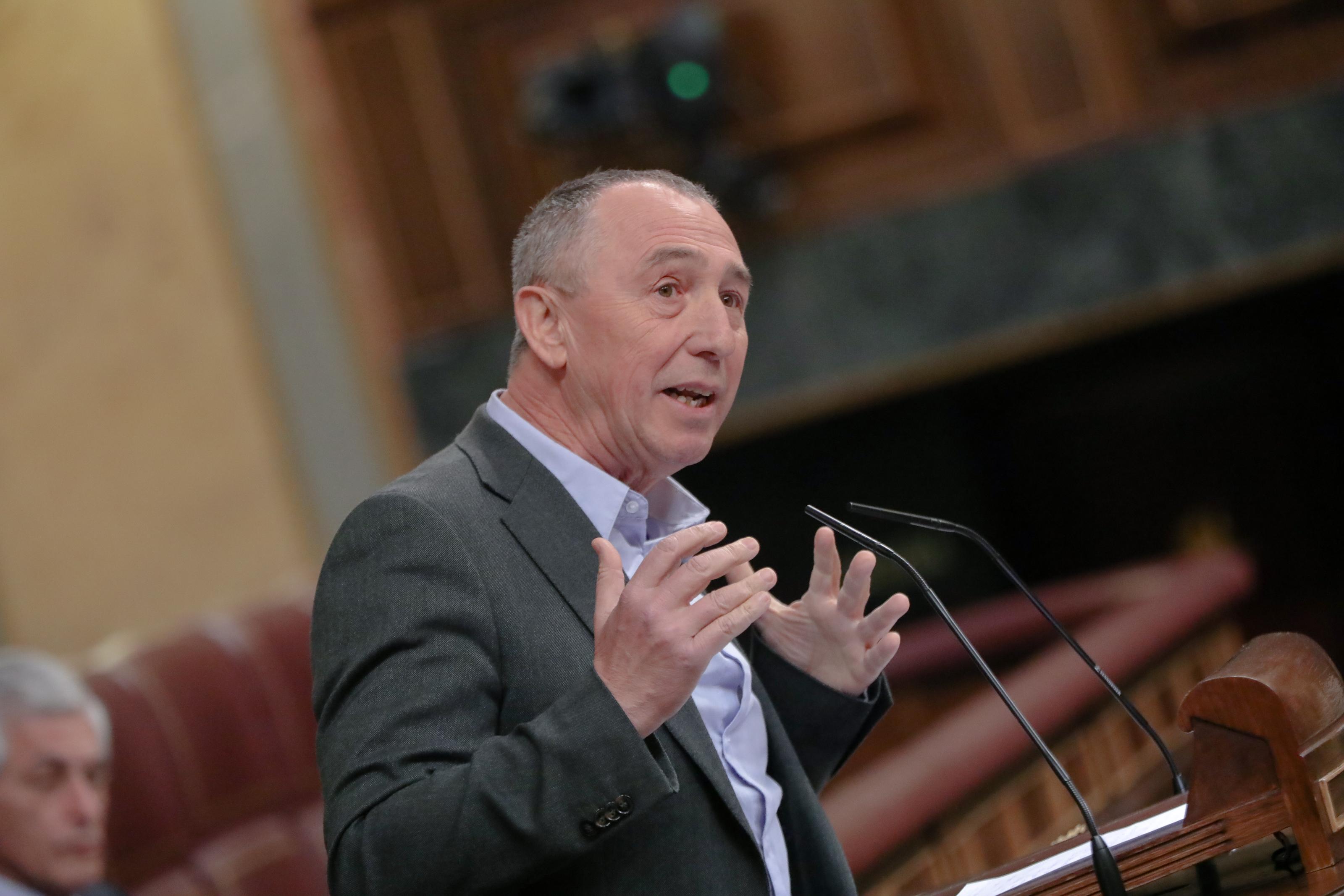 El diputado de Compromís Joan Baldoví interviene desde la tribuna en el Congreso. Fuente: Europa Press.