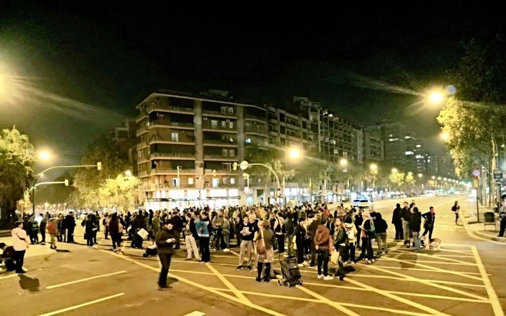 Corte de los CDR en la Avenida Meridiana de Barcelona. 