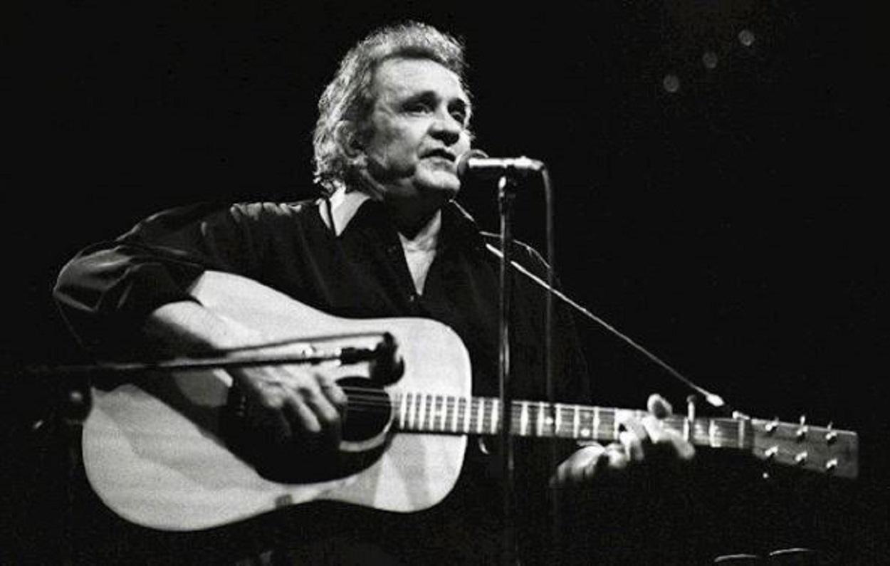 Johnny Cash durante un concierto en sus últimos años de vida. Europa Press.