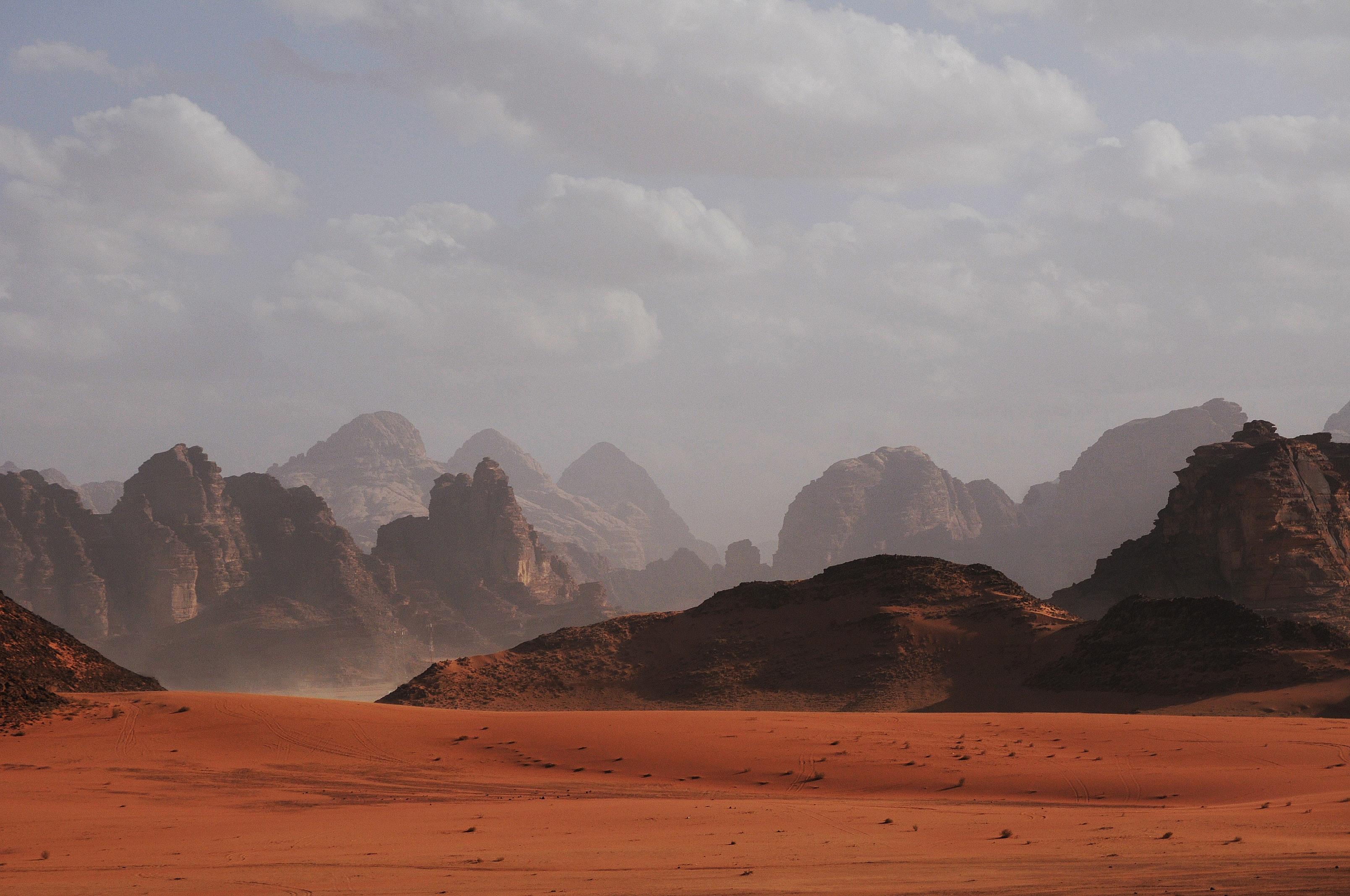 Una paisaje de características marcianas. Yuliya Kosolapova para Unsplash