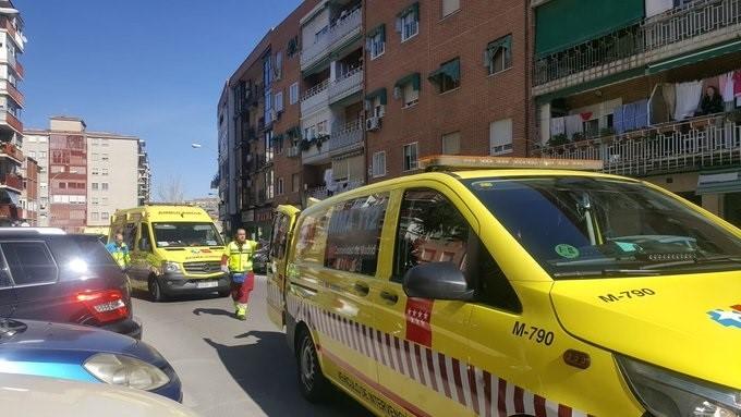 Atención de emergencias a la víctima de un asesinato machista en Fuenlabrada