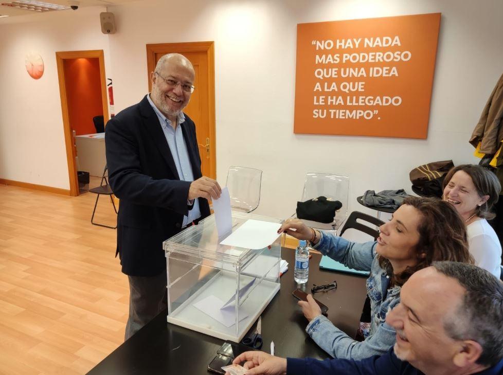 El candidato a la presidencia de Cs, Francisco Igea, durante la votación de compromisarios para la Asamblea General.