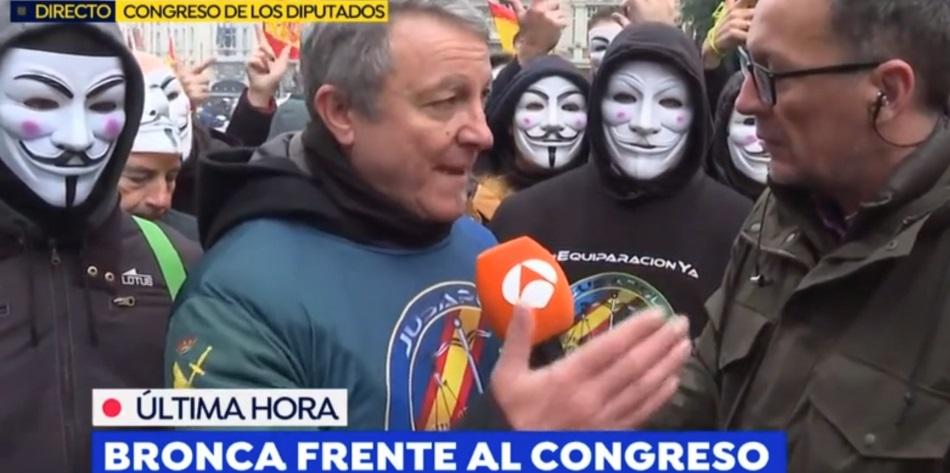 El líder de Jusapol: "Sacan los escudos que no usaron cuando nos mataban en Cataluña"