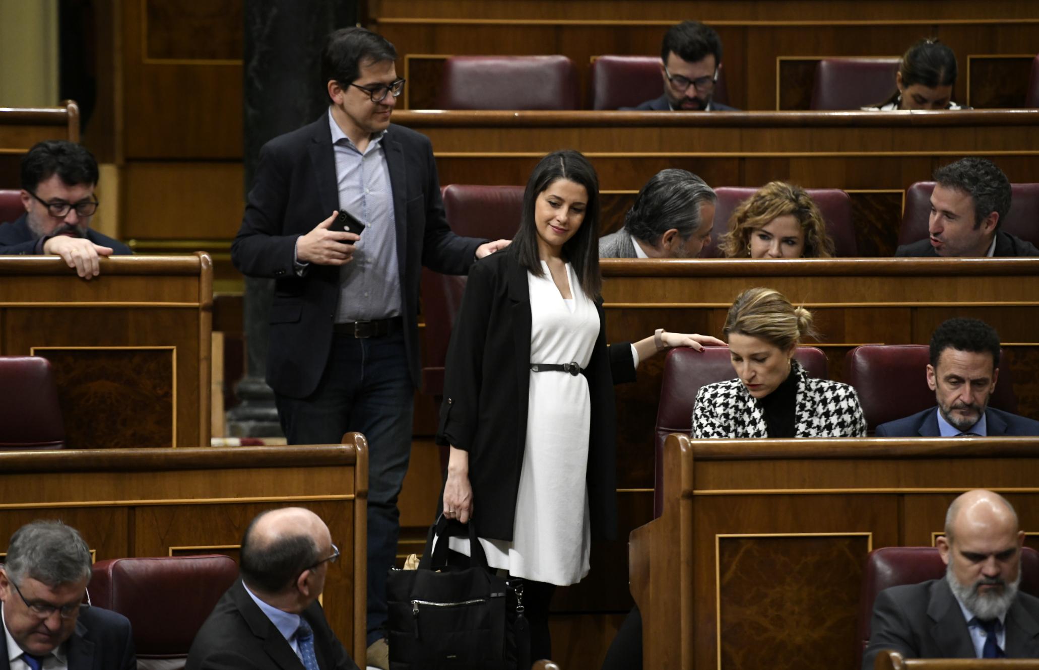 La portavoz de Ciudadanos en el Congreso Inés Arrimadas y el diputado de la formación naranja  José María Espejo Saavedra llegan al Congreso de los Diputados para la sesión plenaria e