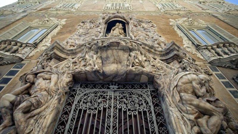 El Palacio del Marqués de Dos Aguas alberga el museo Nacional de Cerámica y de las Artes Suntuarias González Martí.