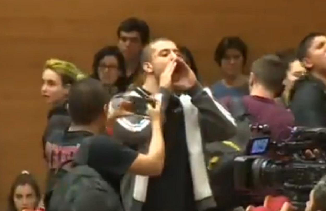 Pablo Iglesias sufre un escrache en la Universidad Complutense