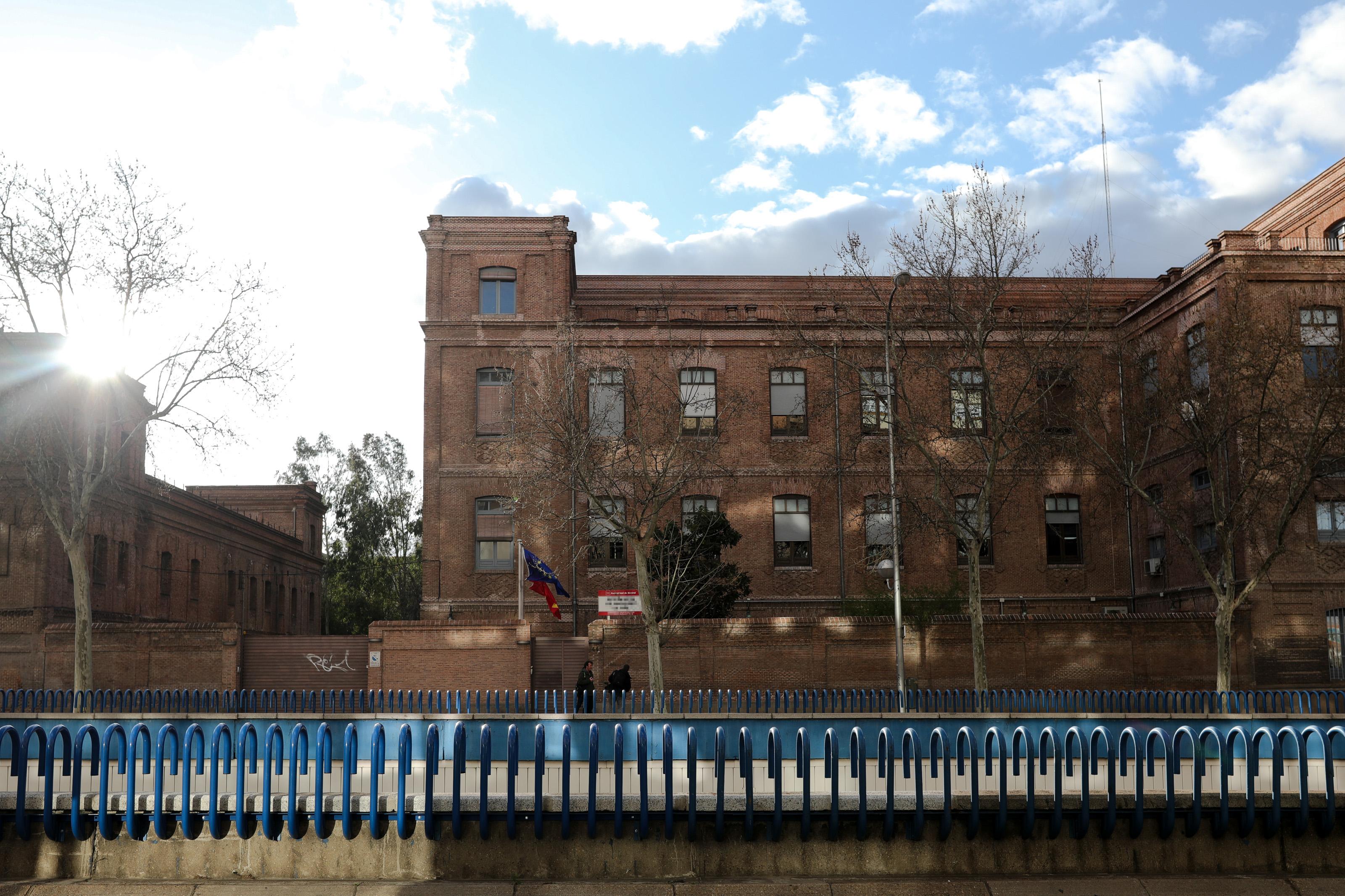 fachada residencia ancianos madrid donde confirmado contagios coronavirus