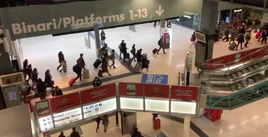 Captura del vídeo difundido de ciudadanos milaneses huyendo de Lombardía