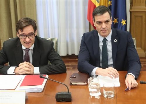 El ministro de Sanidad, Salvador Illa, junto al presidente del Gobierno, Pedro Sánchez