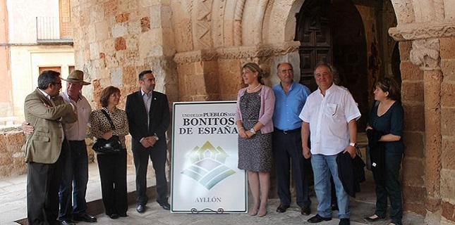 El Ayuntamiento del PP de Ayllón busca convertir la localidad en centro friki de bodorrios El Ayuntamiento del PP de Ayllón busca convertir la localidad en centro friki de bodorrios