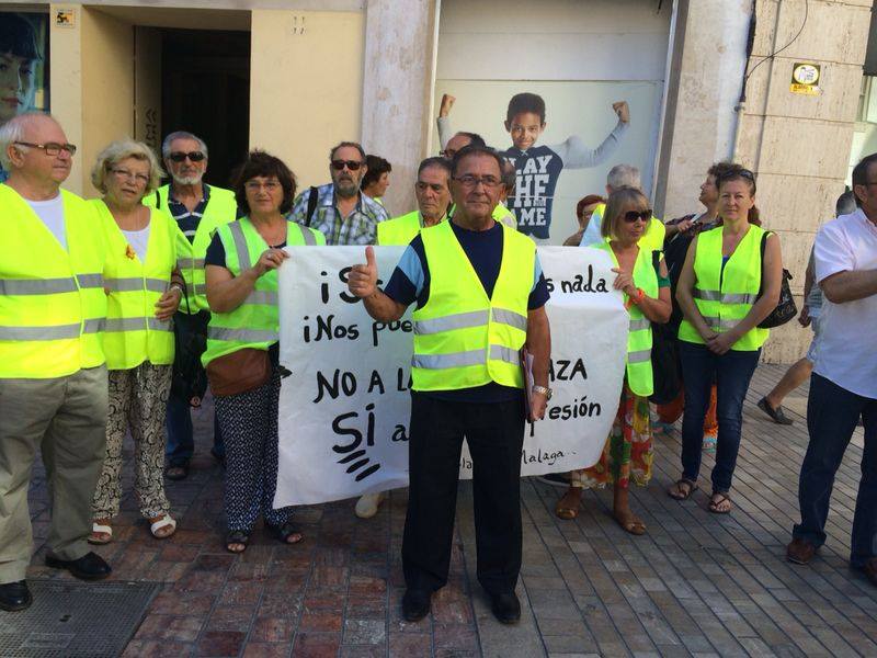 Multado un 'yayoflauta' con 400 euros por "no tener permiso para manifestarse"