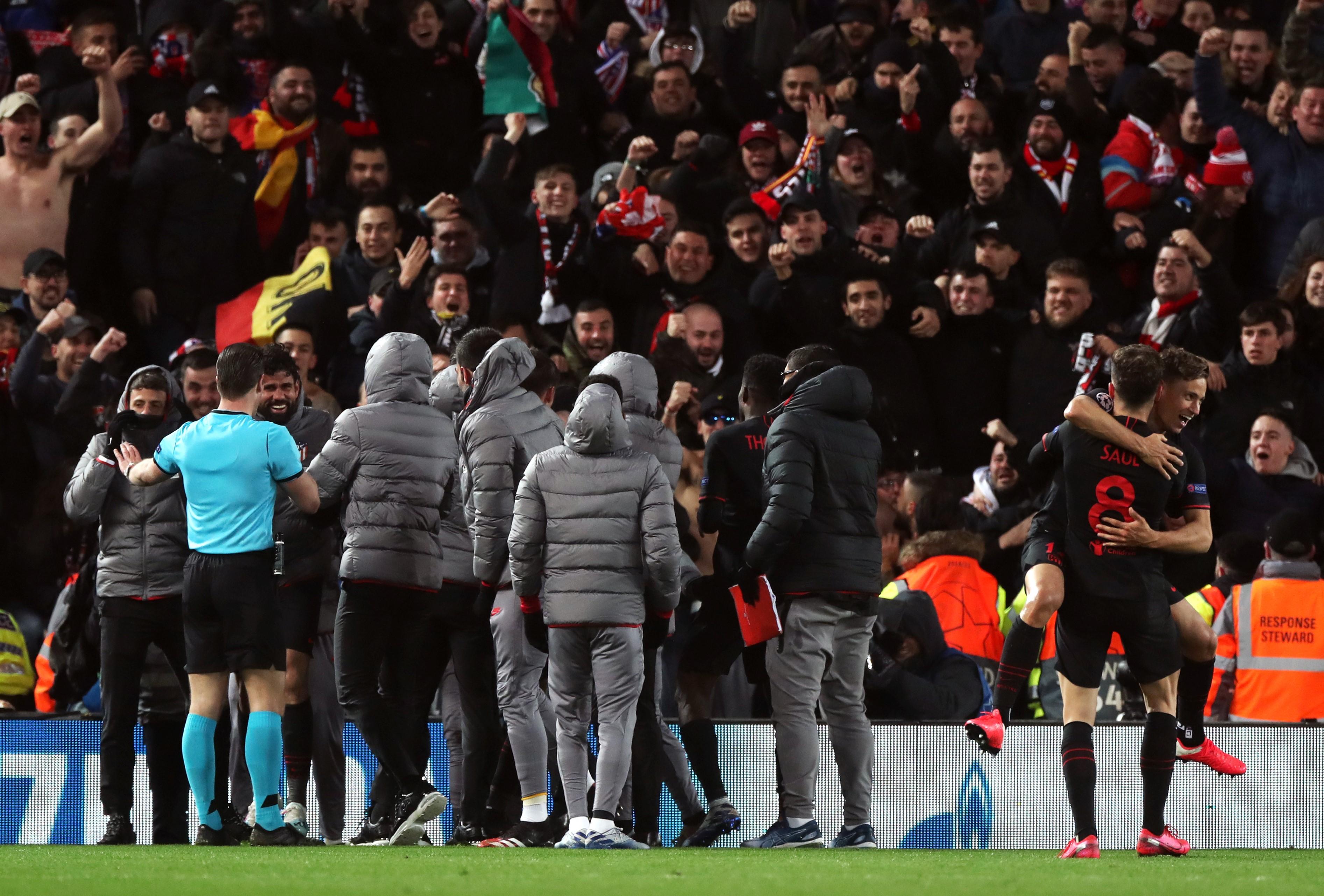 Aficionados del Atlético de Madrid en Anfield (Fuente: EuropaPress)