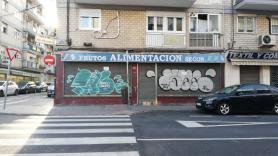 Imagen de una tienda de alimentación cerrada