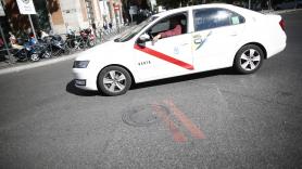 Imagen de un taxi en el centro de Madrid. Fuente: EP.